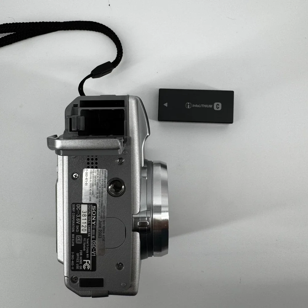 Sony Cyber-shot DSC-V1 Digital Camera 5.0MP 4x Zoom Nightshot Tested Bundle